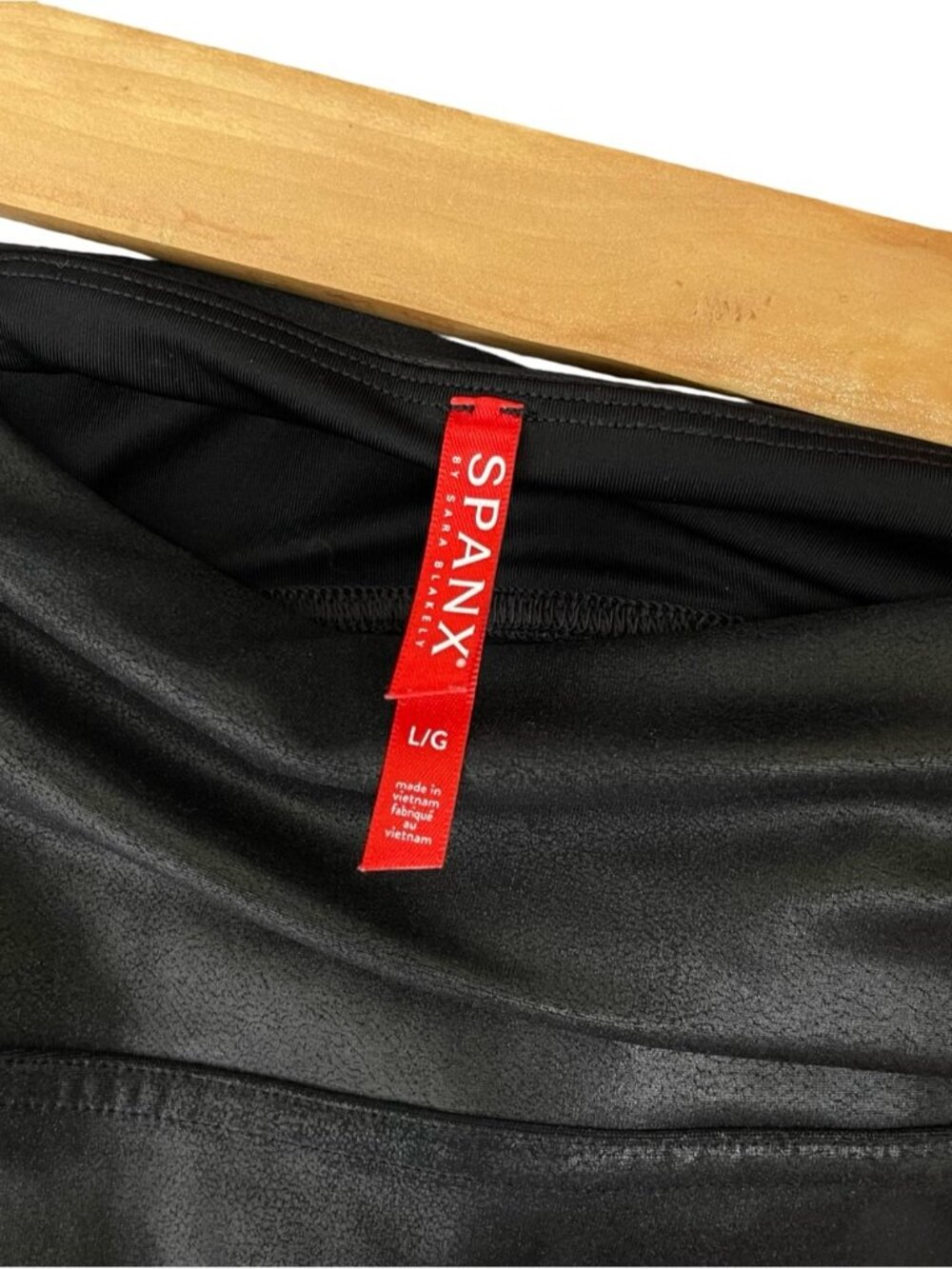 SPANX Faux Leather Leggings in Black Shimmer Size large - Picture 8 of 8